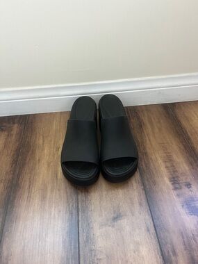 CROCS Matte Black Slide Sandals